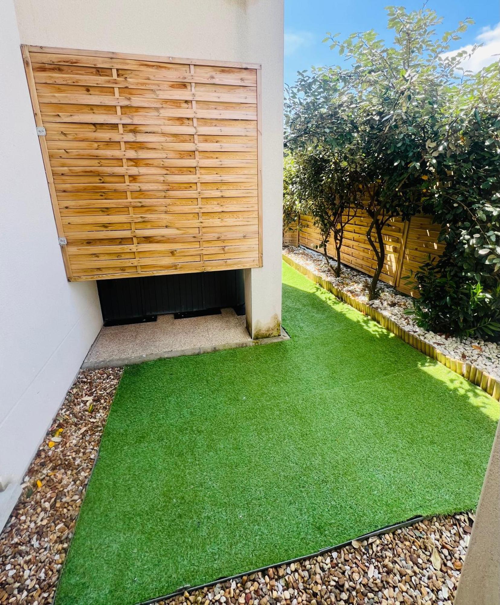Appartement Rez De Chaussee Avec Parking Prive Orléans Buitenkant foto