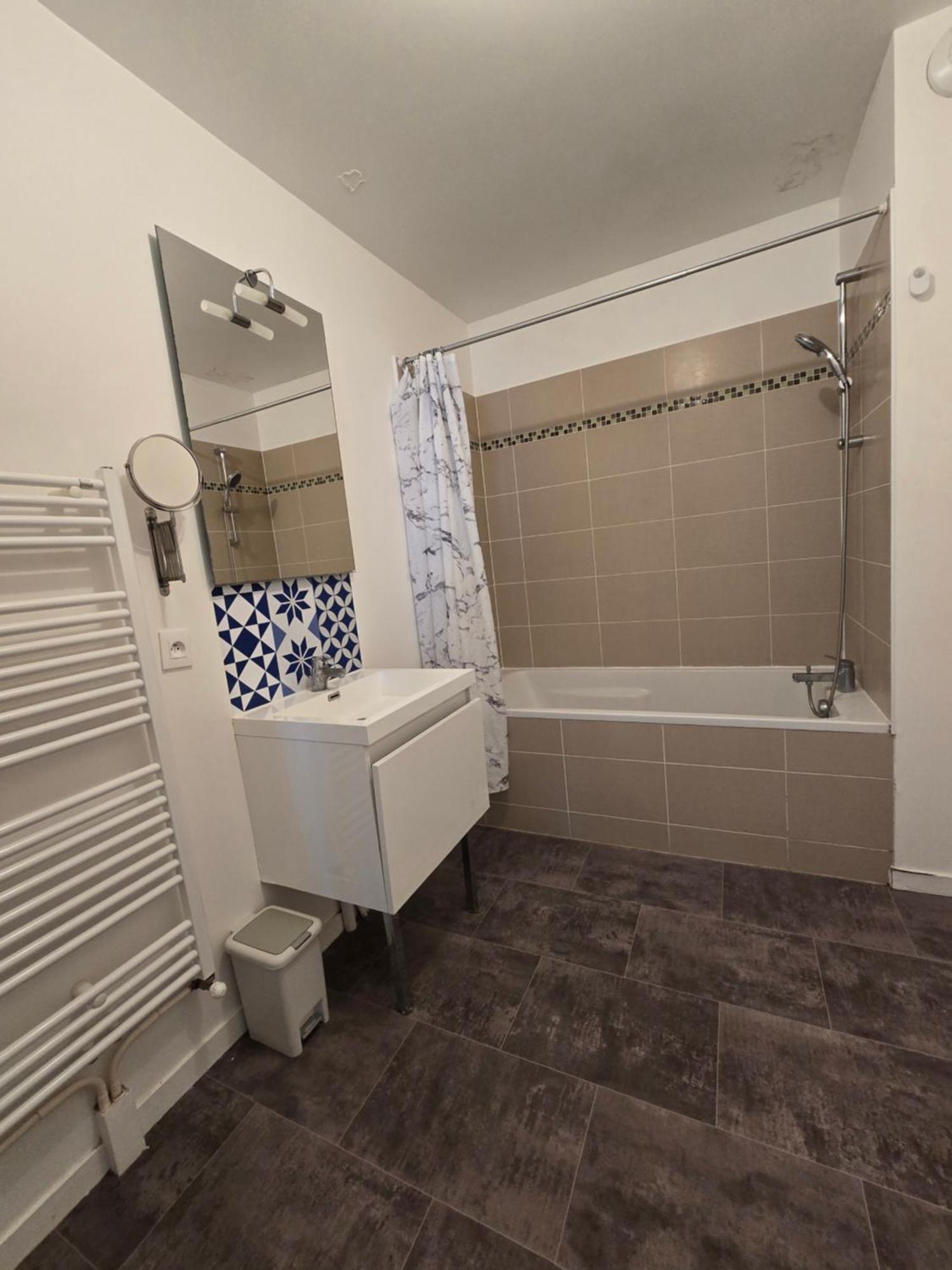Appartement Rez De Chaussee Avec Parking Prive Orléans Buitenkant foto