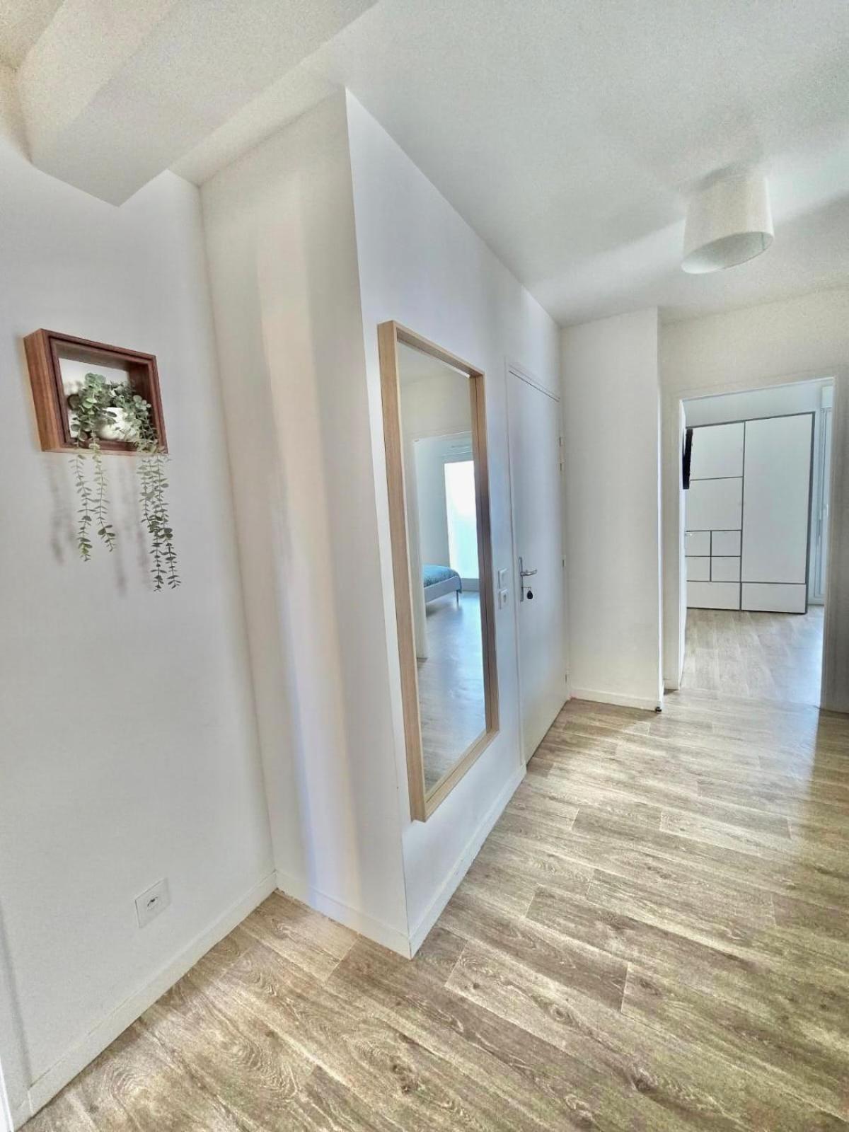 Appartement Rez De Chaussee Avec Parking Prive Orléans Buitenkant foto