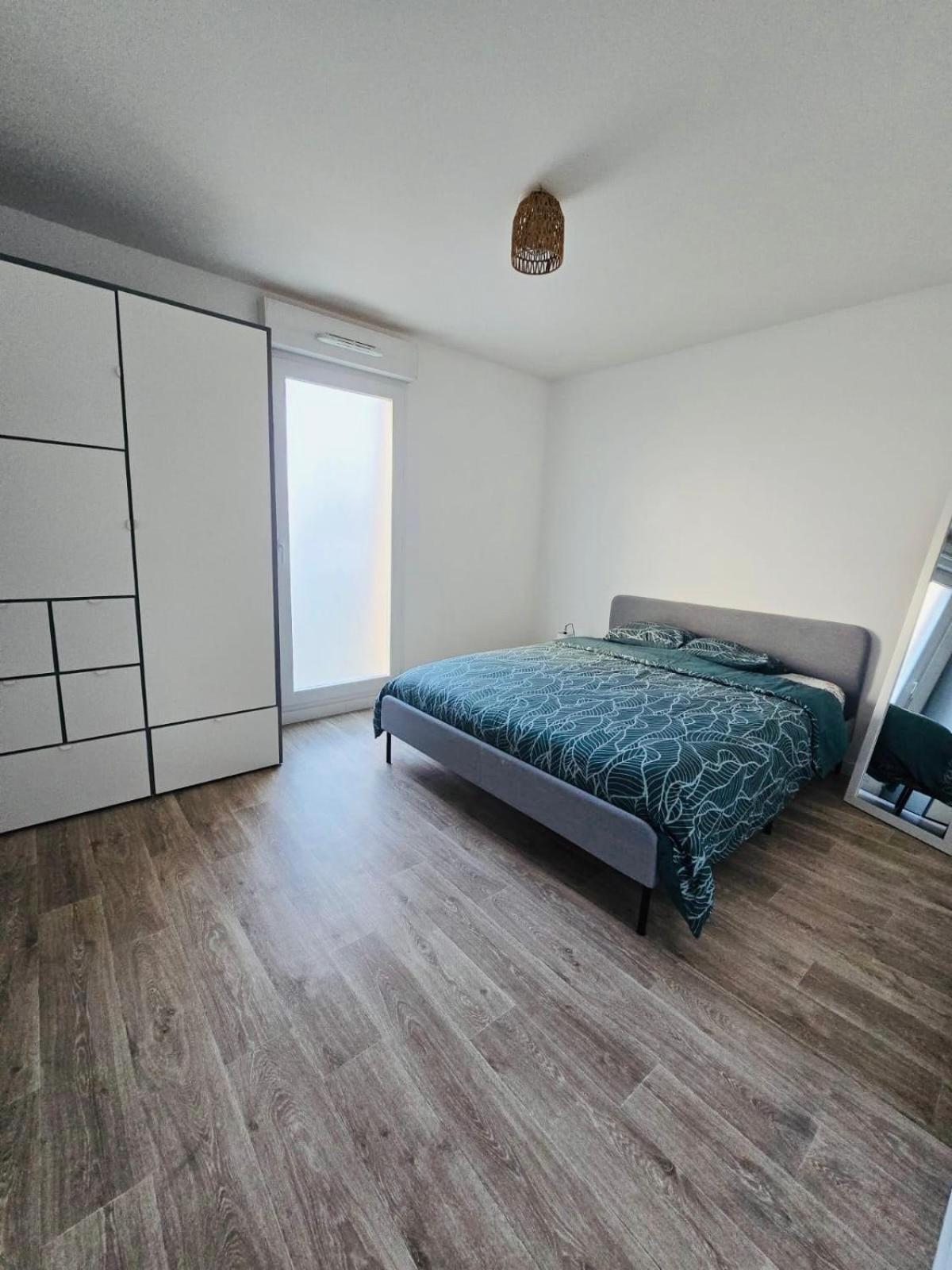 Appartement Rez De Chaussee Avec Parking Prive Orléans Buitenkant foto
