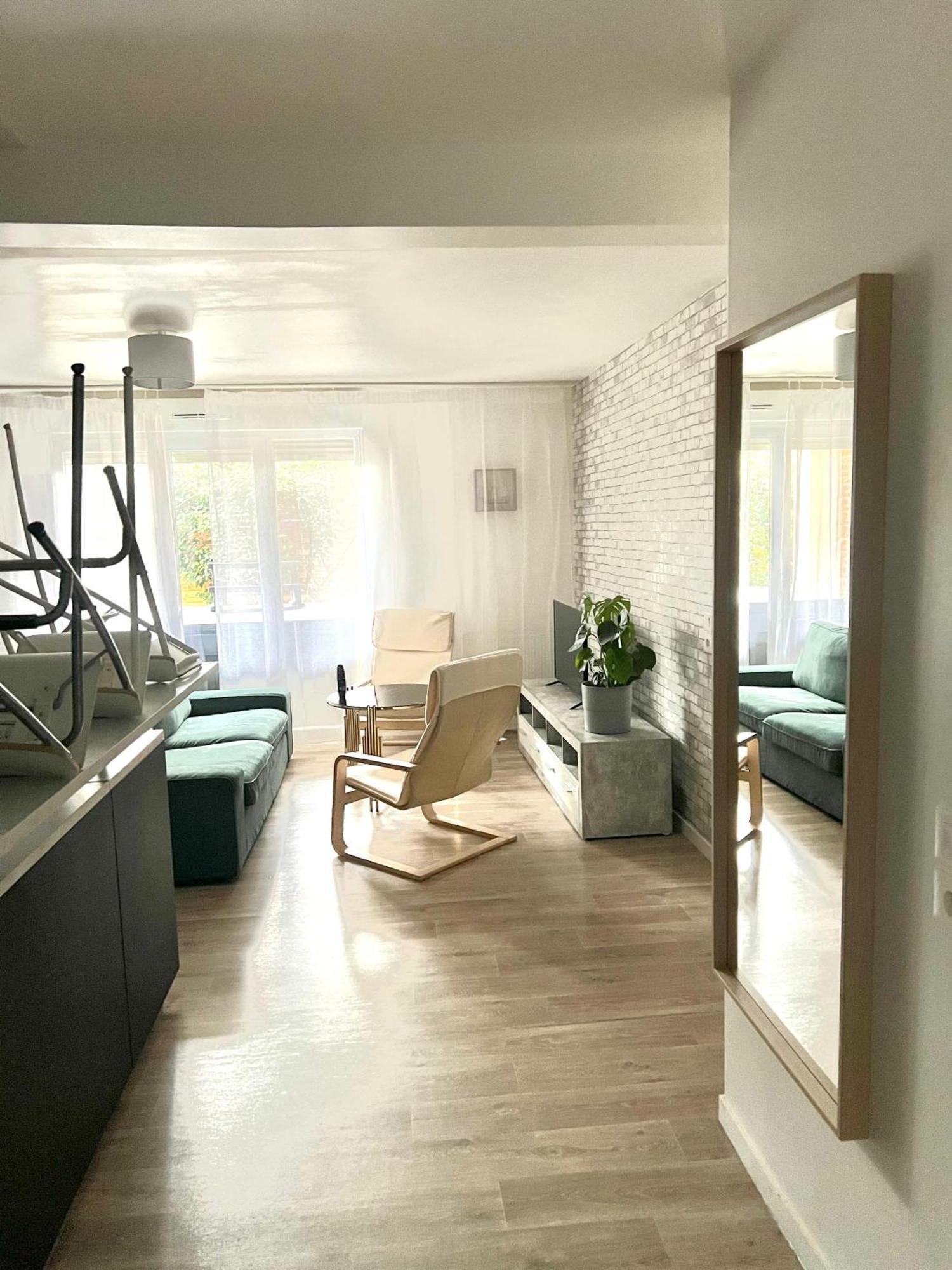 Appartement Rez De Chaussee Avec Parking Prive Orléans Buitenkant foto